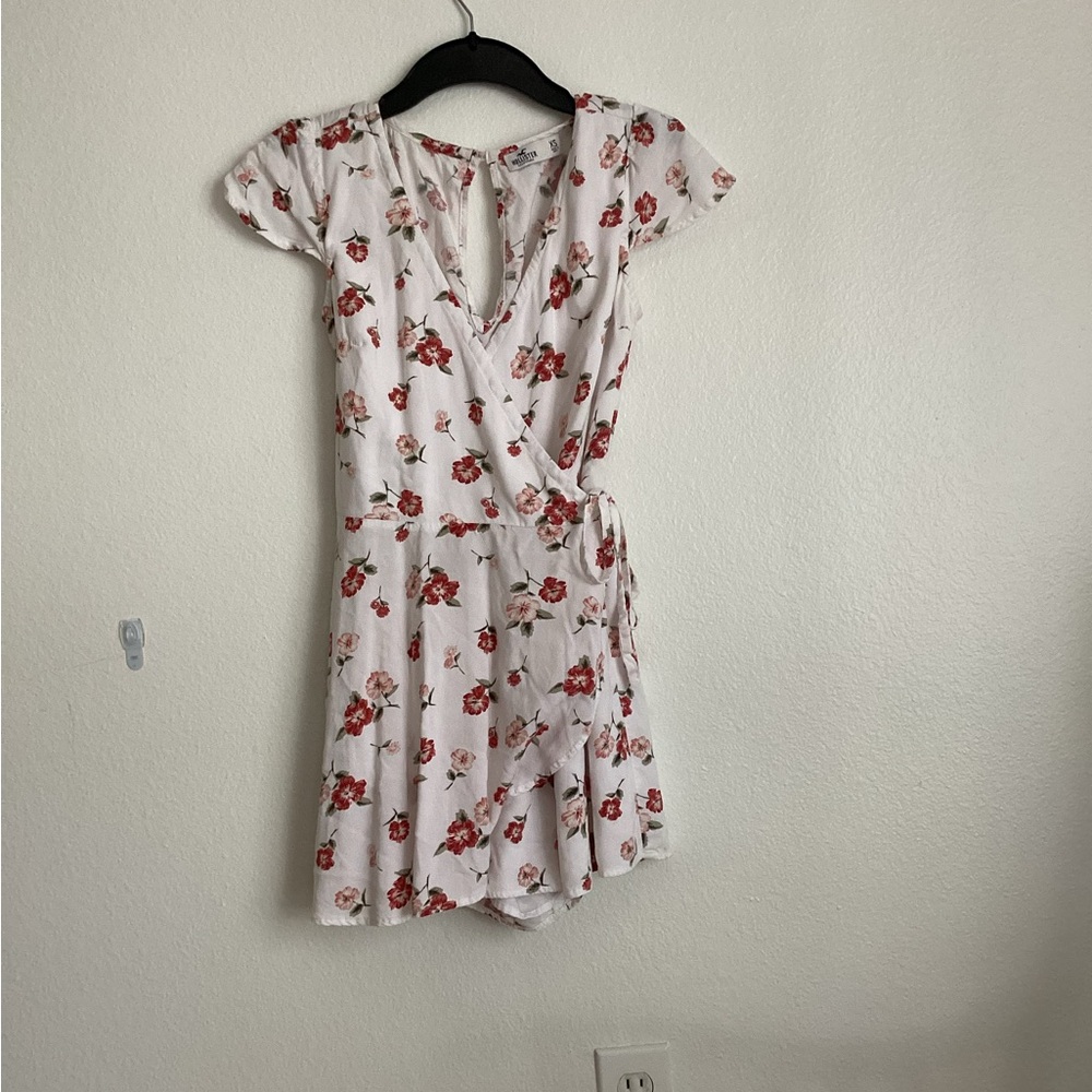 Hollister womans XS wrap around dress romper white with red/pink flowers